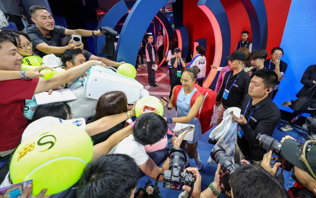 離開(kāi)賽場(chǎng)的88天，鄭欽文最想念什么？